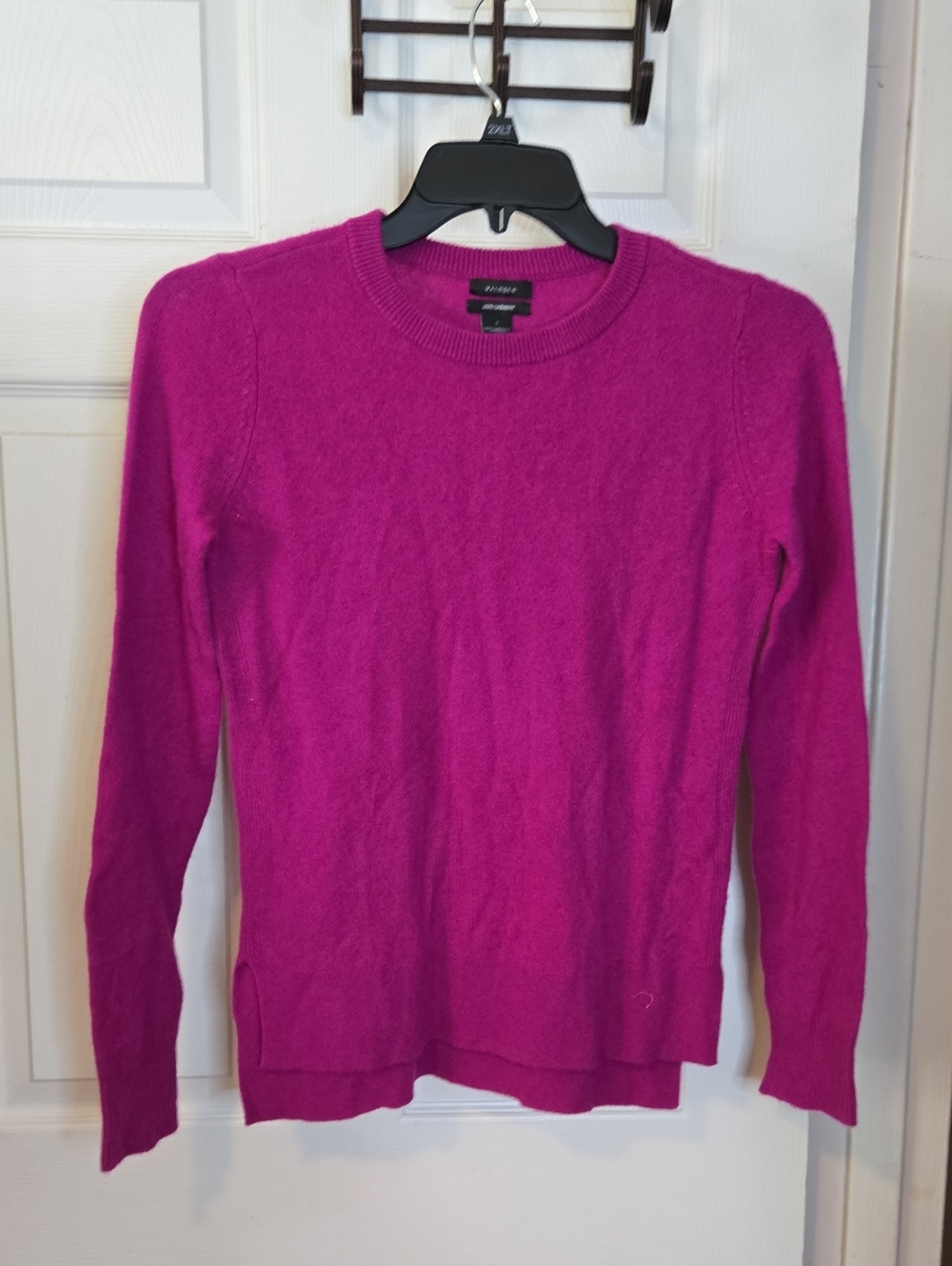 Halogen Crewneck 100% Cashmere Sweater in Bright Fuchsia